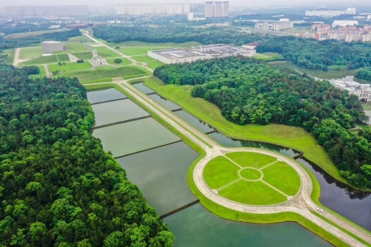 俯瞰金年金字招牌今年会2024药谷.jpeg